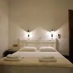Alexandros Hotel 2*