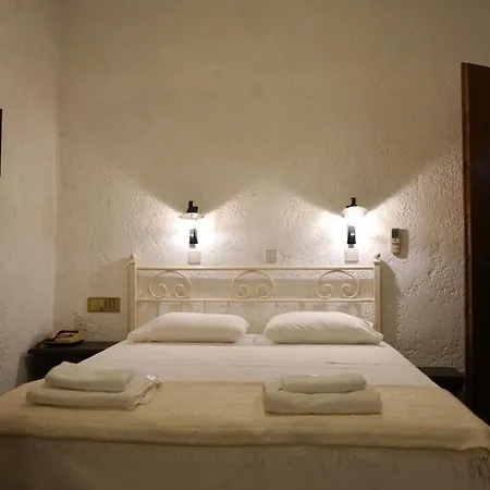 Alexandros Hotel 2*