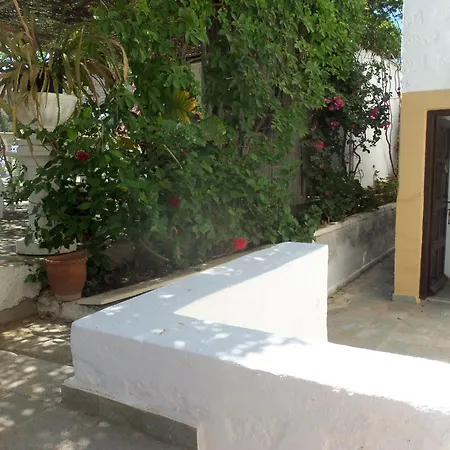 Alexandros Hotel