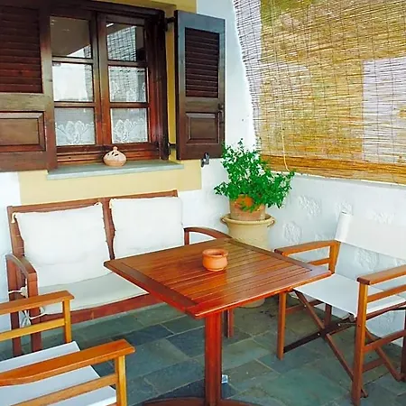 Alexandros Hotel
